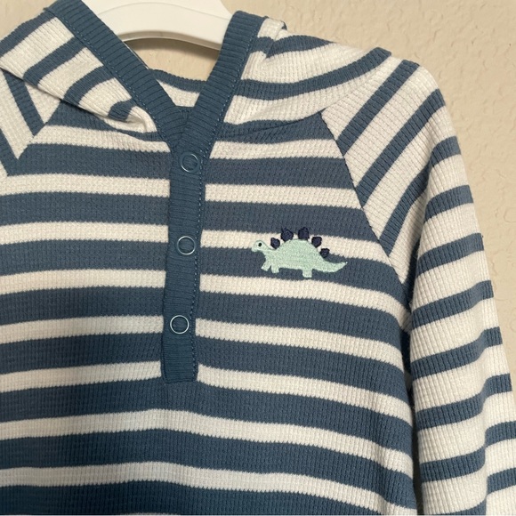 🦄3/$15 NWT Carters Hooded Onesie - Picture 3 of 4